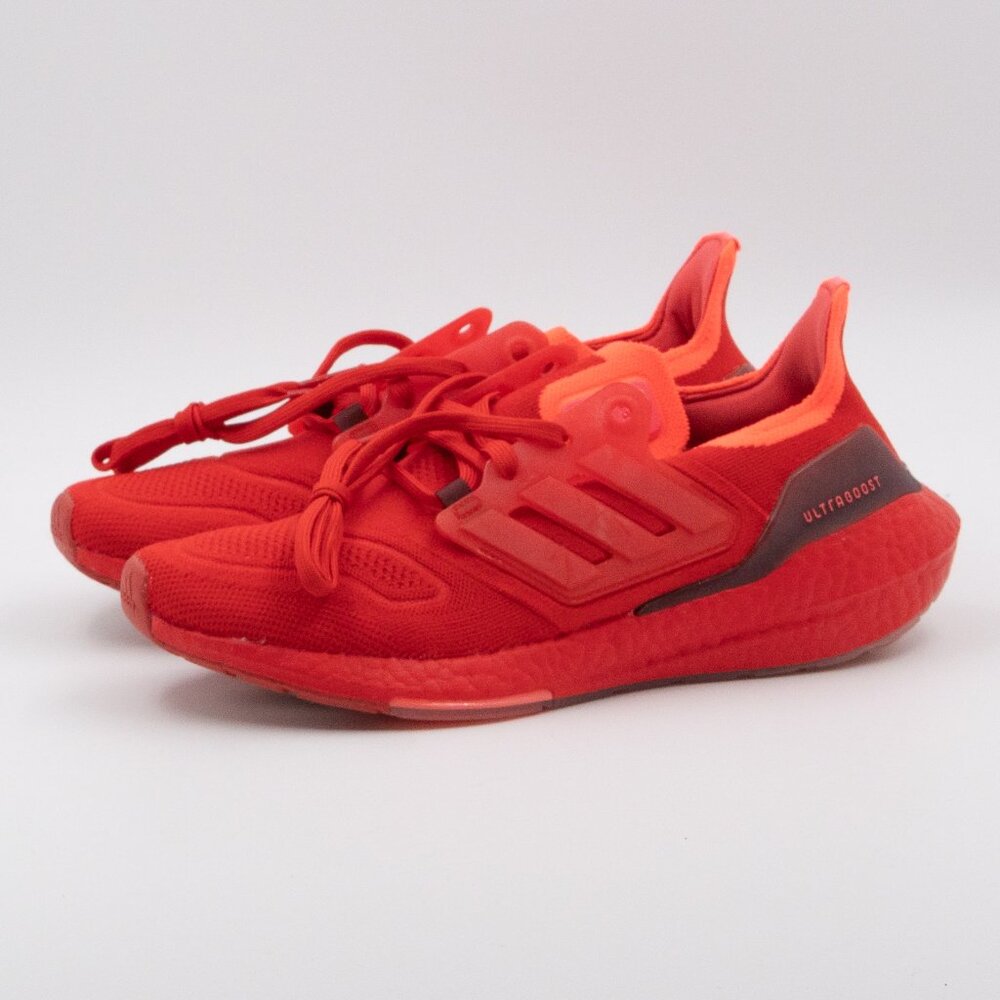 🔹 adidas Ultra Boost 22 “Vivid Red Turbo” — 9W (VNDS · GX5462)
